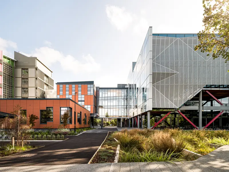 Together, the adjoining Beatrice Tinsley and Ernest Rutherford Buildings (both designed by Jasmax) form the RRSIC.